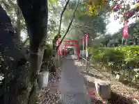 嬉野稲荷神社の{uncategorized: "未分類", other: "その他", undefined: "問題あり", building: "その他建物", grave: "お墓", sacred_gate: "鳥居", guardian: "狛犬", statue: "像", buddha: "仏像", history: "歴史", nature: "自然", garden: "庭園", animal: "動物", pagoda: "塔", temizu: "手水舎", mountain_gate: "山門・神門", sanctuary: "本殿・本堂", subordinate: "末社・摂社", art: "芸術", scenery: "景色", jizo: "地蔵", ema: "絵馬", goshuin: "御朱印", omikuji: "おみくじ", items: "授与品その他", amulet: "お守り", goshuincho: "御朱印帳", eats: "食事", festival: "お祭り", votive_dance: "神楽", shichigosan: "七五三参", wedding: "結婚式", experience: "体験その他", initially: "初詣", around: "周辺", anti_infection: "感染症対策"}