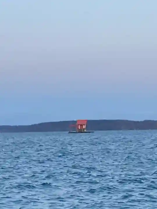 牡蠣島辨天神社(北海道)