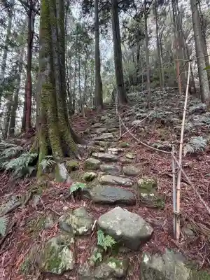 韓竈神社の{uncategorized: "未分類", other: "その他", undefined: "問題あり", building: "その他建物", grave: "お墓", sacred_gate: "鳥居", guardian: "狛犬", statue: "像", buddha: "仏像", history: "歴史", nature: "自然", garden: "庭園", animal: "動物", pagoda: "塔", temizu: "手水舎", mountain_gate: "山門・神門", sanctuary: "本殿・本堂", subordinate: "末社・摂社", art: "芸術", scenery: "景色", jizo: "地蔵", ema: "絵馬", goshuin: "御朱印", omikuji: "おみくじ", items: "授与品その他", amulet: "お守り", goshuincho: "御朱印帳", eats: "食事", festival: "お祭り", votive_dance: "神楽", shichigosan: "七五三参", wedding: "結婚式", experience: "体験その他", initially: "初詣", around: "周辺", anti_infection: "感染症対策"}