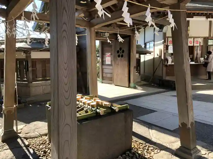 荏柄天神社の手水舎