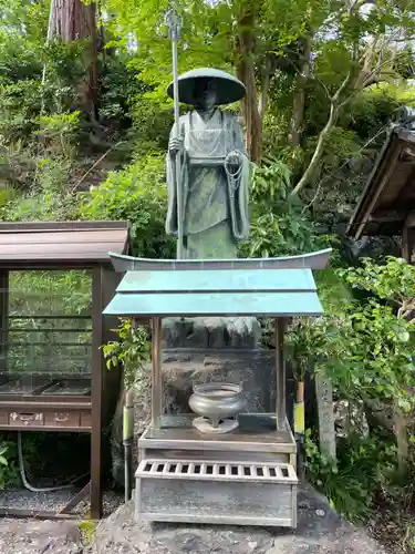 善峯寺の像