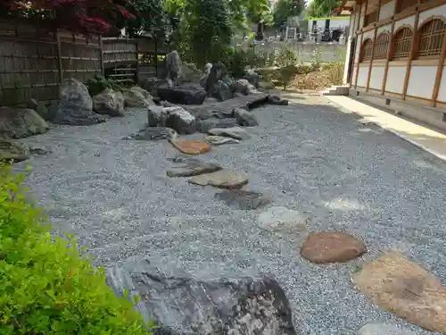 能満寺の庭園