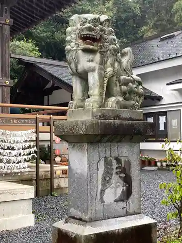 白山神社の狛犬