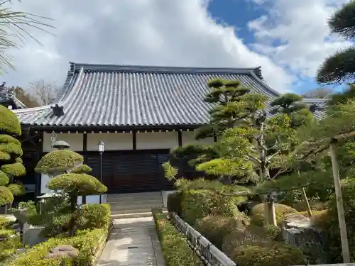 海福寺の{uncategorized: "未分類", other: "その他", undefined: "問題あり", building: "その他建物", grave: "お墓", sacred_gate: "鳥居", guardian: "狛犬", statue: "像", buddha: "仏像", history: "歴史", nature: "自然", garden: "庭園", animal: "動物", pagoda: "塔", temizu: "手水舎", mountain_gate: "山門・神門", sanctuary: "本殿・本堂", subordinate: "末社・摂社", art: "芸術", scenery: "景色", jizo: "地蔵", ema: "絵馬", goshuin: "御朱印", omikuji: "おみくじ", items: "授与品その他", amulet: "お守り", goshuincho: "御朱印帳", eats: "食事", festival: "お祭り", votive_dance: "神楽", shichigosan: "七五三参", wedding: "結婚式", experience: "体験その他", initially: "初詣", around: "周辺", anti_infection: "感染症対策"}