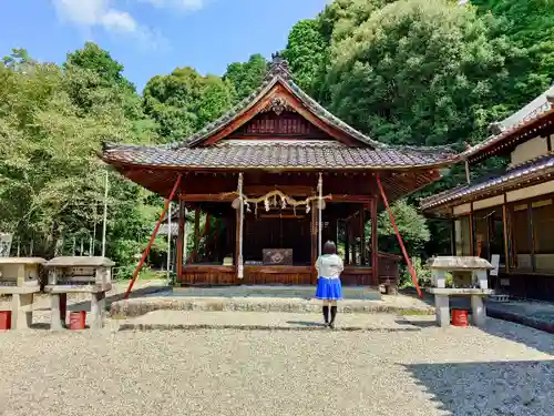 曽野稲荷神社の本殿