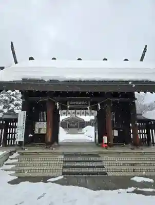 札幌護國神社の山門・神門