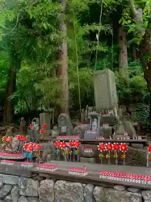 山寺日枝神社の{uncategorized: "未分類", other: "その他", undefined: "問題あり", building: "その他建物", grave: "お墓", sacred_gate: "鳥居", guardian: "狛犬", statue: "像", buddha: "仏像", history: "歴史", nature: "自然", garden: "庭園", animal: "動物", pagoda: "塔", temizu: "手水舎", mountain_gate: "山門・神門", sanctuary: "本殿・本堂", subordinate: "末社・摂社", art: "芸術", scenery: "景色", jizo: "地蔵", ema: "絵馬", goshuin: "御朱印", omikuji: "おみくじ", items: "授与品その他", amulet: "お守り", goshuincho: "御朱印帳", eats: "食事", festival: "お祭り", votive_dance: "神楽", shichigosan: "七五三参", wedding: "結婚式", experience: "体験その他", initially: "初詣", around: "周辺", anti_infection: "感染症対策"}