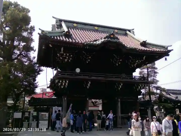 題経寺(柴又帝釈天)の{uncategorized: "未分類", other: "その他", undefined: "問題あり", building: "その他建物", grave: "お墓", sacred_gate: "鳥居", guardian: "狛犬", statue: "像", buddha: "仏像", history: "歴史", nature: "自然", garden: "庭園", animal: "動物", pagoda: "塔", temizu: "手水舎", mountain_gate: "山門・神門", sanctuary: "本殿・本堂", subordinate: "末社・摂社", art: "芸術", scenery: "景色", jizo: "地蔵", ema: "絵馬", goshuin: "御朱印", omikuji: "おみくじ", items: "授与品その他", amulet: "お守り", goshuincho: "御朱印帳", eats: "食事", festival: "お祭り", votive_dance: "神楽", shichigosan: "七五三参", wedding: "結婚式", experience: "体験その他", initially: "初詣", around: "周辺", anti_infection: "感染症対策"}
