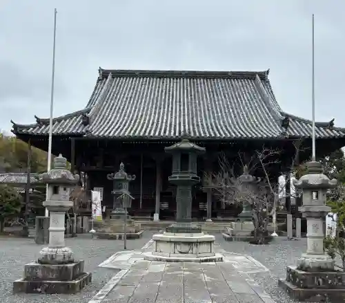 穴太寺の{uncategorized: "未分類", other: "その他", undefined: "問題あり", building: "その他建物", grave: "お墓", sacred_gate: "鳥居", guardian: "狛犬", statue: "像", buddha: "仏像", history: "歴史", nature: "自然", garden: "庭園", animal: "動物", pagoda: "塔", temizu: "手水舎", mountain_gate: "山門・神門", sanctuary: "本殿・本堂", subordinate: "末社・摂社", art: "芸術", scenery: "景色", jizo: "地蔵", ema: "絵馬", goshuin: "御朱印", omikuji: "おみくじ", items: "授与品その他", amulet: "お守り", goshuincho: "御朱印帳", eats: "食事", festival: "お祭り", votive_dance: "神楽", shichigosan: "七五三参", wedding: "結婚式", experience: "体験その他", initially: "初詣", around: "周辺", anti_infection: "感染症対策"}