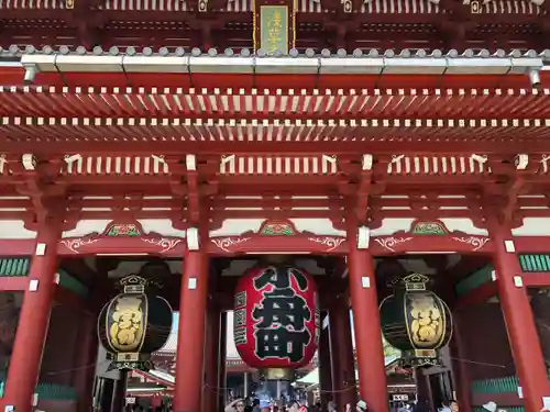 浅草寺の山門・神門