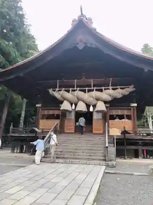 諏訪大社下社秋宮の本殿・本堂