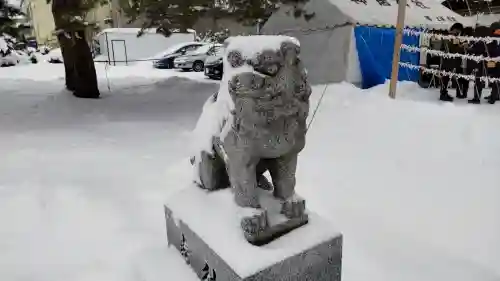 神居神社遥拝所の狛犬