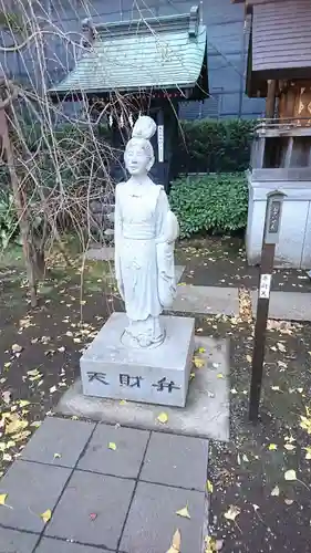 成子天神社の像