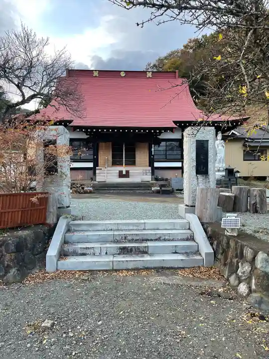 伊勢原 法泉寺の本殿・本堂