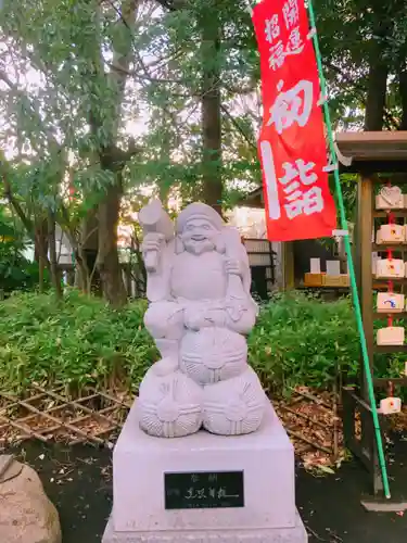 戸部杉山神社の像