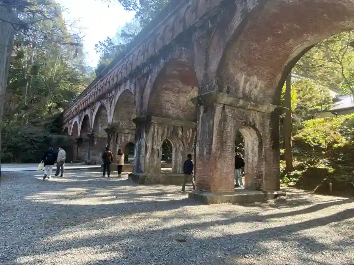 南禅寺の{uncategorized: "未分類", other: "その他", undefined: "問題あり", building: "その他建物", grave: "お墓", sacred_gate: "鳥居", guardian: "狛犬", statue: "像", buddha: "仏像", history: "歴史", nature: "自然", garden: "庭園", animal: "動物", pagoda: "塔", temizu: "手水舎", mountain_gate: "山門・神門", sanctuary: "本殿・本堂", subordinate: "末社・摂社", art: "芸術", scenery: "景色", jizo: "地蔵", ema: "絵馬", goshuin: "御朱印", omikuji: "おみくじ", items: "授与品その他", amulet: "お守り", goshuincho: "御朱印帳", eats: "食事", festival: "お祭り", votive_dance: "神楽", shichigosan: "七五三参", wedding: "結婚式", experience: "体験その他", initially: "初詣", around: "周辺", anti_infection: "感染症対策"}