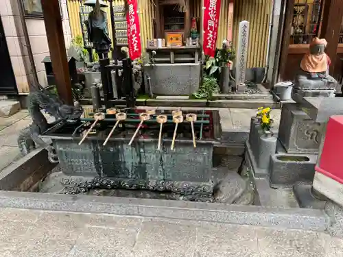 袋町お聖天　福生院の手水舎