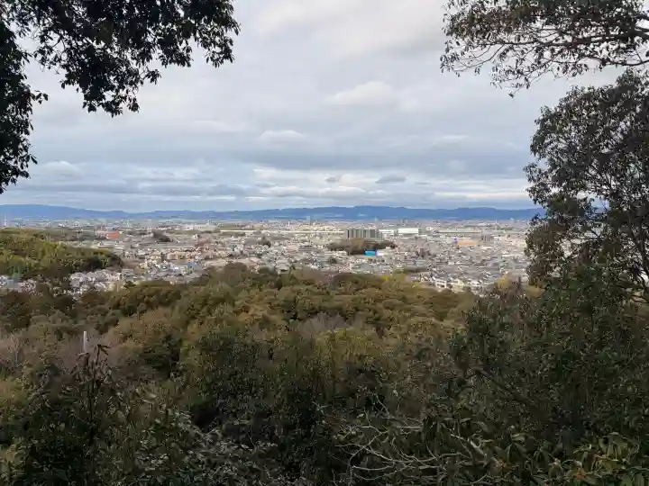 星田妙見宮の{uncategorized: "未分類", other: "その他", undefined: "問題あり", building: "その他建物", grave: "お墓", sacred_gate: "鳥居", guardian: "狛犬", statue: "像", buddha: "仏像", history: "歴史", nature: "自然", garden: "庭園", animal: "動物", pagoda: "塔", temizu: "手水舎", mountain_gate: "山門・神門", sanctuary: "本殿・本堂", subordinate: "末社・摂社", art: "芸術", scenery: "景色", jizo: "地蔵", ema: "絵馬", goshuin: "御朱印", omikuji: "おみくじ", items: "授与品その他", amulet: "お守り", goshuincho: "御朱印帳", eats: "食事", festival: "お祭り", votive_dance: "神楽", shichigosan: "七五三参", wedding: "結婚式", experience: "体験その他", initially: "初詣", around: "周辺", anti_infection: "感染症対策"}