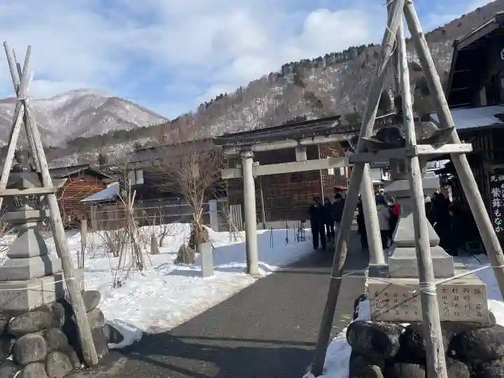 秋葉神社の{uncategorized: "未分類", other: "その他", undefined: "問題あり", building: "その他建物", grave: "お墓", sacred_gate: "鳥居", guardian: "狛犬", statue: "像", buddha: "仏像", history: "歴史", nature: "自然", garden: "庭園", animal: "動物", pagoda: "塔", temizu: "手水舎", mountain_gate: "山門・神門", sanctuary: "本殿・本堂", subordinate: "末社・摂社", art: "芸術", scenery: "景色", jizo: "地蔵", ema: "絵馬", goshuin: "御朱印", omikuji: "おみくじ", items: "授与品その他", amulet: "お守り", goshuincho: "御朱印帳", eats: "食事", festival: "お祭り", votive_dance: "神楽", shichigosan: "七五三参", wedding: "結婚式", experience: "体験その他", initially: "初詣", around: "周辺", anti_infection: "感染症対策"}