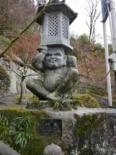 岩角山 岩角寺の像