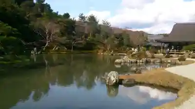 天龍寺の{uncategorized: "未分類", other: "その他", undefined: "問題あり", building: "その他建物", grave: "お墓", sacred_gate: "鳥居", guardian: "狛犬", statue: "像", buddha: "仏像", history: "歴史", nature: "自然", garden: "庭園", animal: "動物", pagoda: "塔", temizu: "手水舎", mountain_gate: "山門・神門", sanctuary: "本殿・本堂", subordinate: "末社・摂社", art: "芸術", scenery: "景色", jizo: "地蔵", ema: "絵馬", goshuin: "御朱印", omikuji: "おみくじ", items: "授与品その他", amulet: "お守り", goshuincho: "御朱印帳", eats: "食事", festival: "お祭り", votive_dance: "神楽", shichigosan: "七五三参", wedding: "結婚式", experience: "体験その他", initially: "初詣", around: "周辺", anti_infection: "感染症対策"}