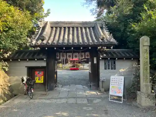 水無瀬神宮の山門