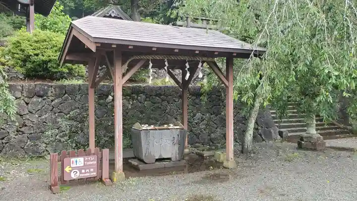 村山浅間神社の手水舎