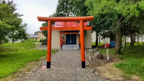 深川花園稲荷神社の鳥居
