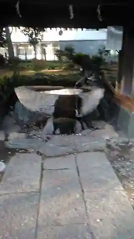 前原御嶽神社の手水舎