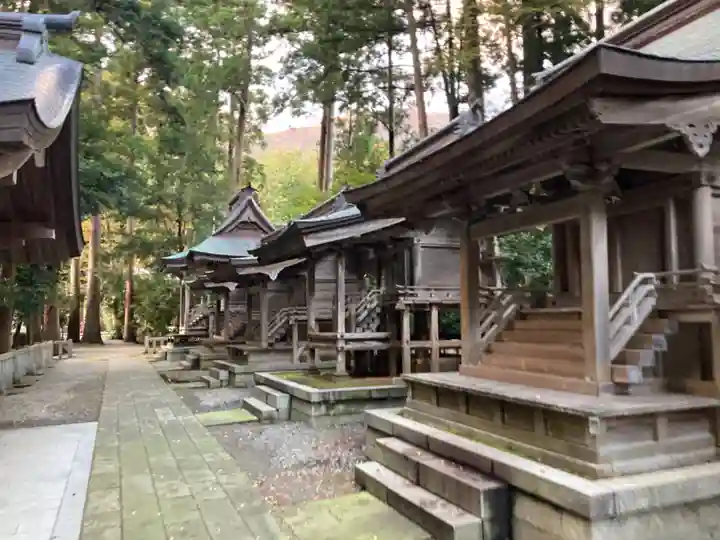 彌彦神社の末社・摂社