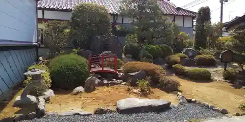 大鏑神社の庭園