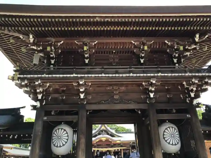 寒川神社の山門・神門