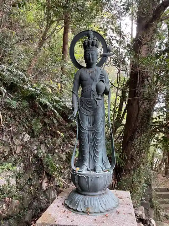 氷柱観音(徳島県)