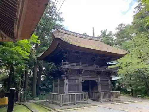 西明寺の山門