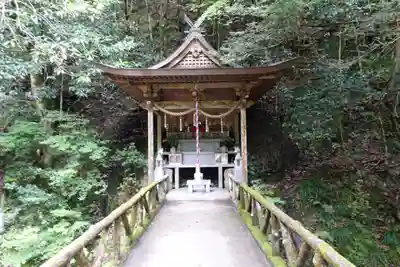 満願滝弁財天の末社・摂社