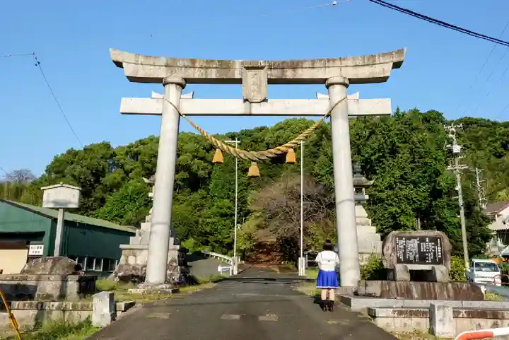 形原神社の鳥居