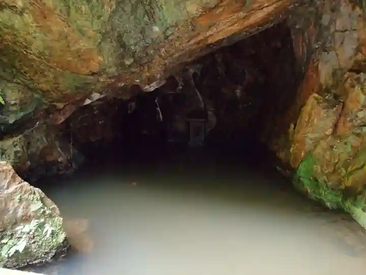 窟神社のその他建物