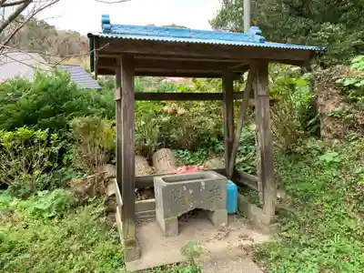 問子神社の手水舎