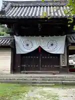 円満院門跡の山門・神門