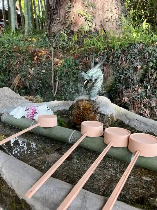 小川諏訪神社の手水舎