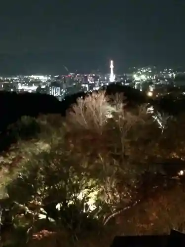 清水寺の{uncategorized: "未分類", other: "その他", undefined: "問題あり", building: "その他建物", grave: "お墓", sacred_gate: "鳥居", guardian: "狛犬", statue: "像", buddha: "仏像", history: "歴史", nature: "自然", garden: "庭園", animal: "動物", pagoda: "塔", temizu: "手水舎", mountain_gate: "山門・神門", sanctuary: "本殿・本堂", subordinate: "末社・摂社", art: "芸術", scenery: "景色", jizo: "地蔵", ema: "絵馬", goshuin: "御朱印", omikuji: "おみくじ", items: "授与品その他", amulet: "お守り", goshuincho: "御朱印帳", eats: "食事", festival: "お祭り", votive_dance: "神楽", shichigosan: "七五三参", wedding: "結婚式", experience: "体験その他", initially: "初詣", around: "周辺", anti_infection: "感染症対策"}