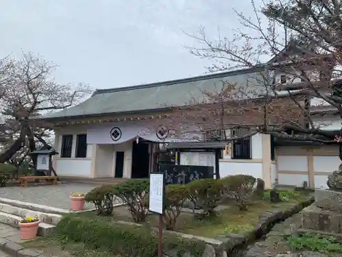 松前神社の本殿・本堂