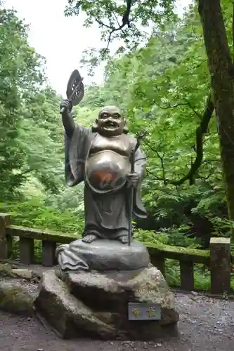 榛名神社の像