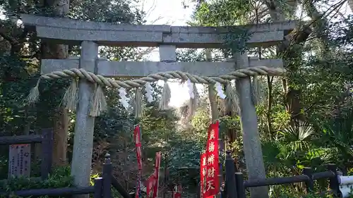 厳島神社(弁天社)の鳥居