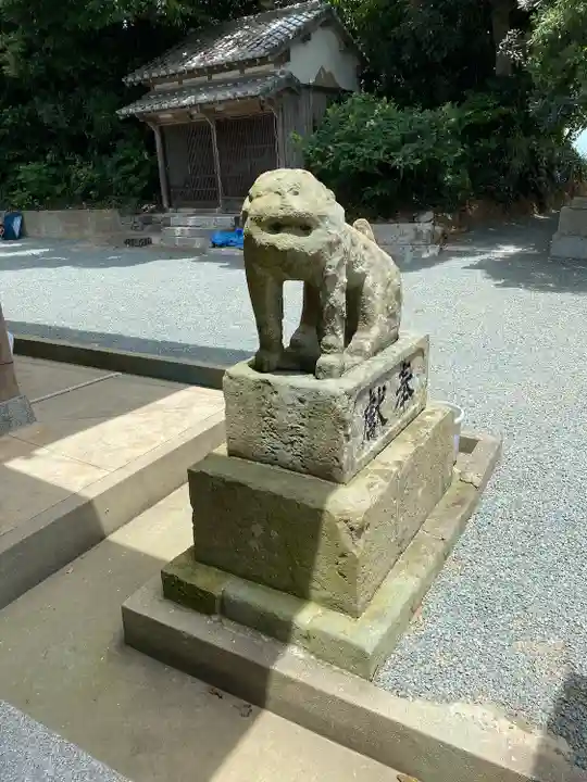 織幡神社の狛犬