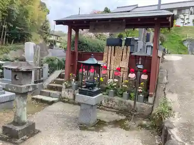 泉蔵寺の地蔵