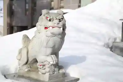 信濃神社の狛犬