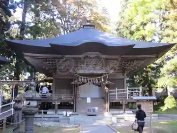 蜂子神社の本殿・本堂