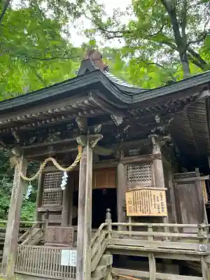 戸隠神社奥社の{uncategorized: "未分類", other: "その他", undefined: "問題あり", building: "その他建物", grave: "お墓", sacred_gate: "鳥居", guardian: "狛犬", statue: "像", buddha: "仏像", history: "歴史", nature: "自然", garden: "庭園", animal: "動物", pagoda: "塔", temizu: "手水舎", mountain_gate: "山門・神門", sanctuary: "本殿・本堂", subordinate: "末社・摂社", art: "芸術", scenery: "景色", jizo: "地蔵", ema: "絵馬", goshuin: "御朱印", omikuji: "おみくじ", items: "授与品その他", amulet: "お守り", goshuincho: "御朱印帳", eats: "食事", festival: "お祭り", votive_dance: "神楽", shichigosan: "七五三参", wedding: "結婚式", experience: "体験その他", initially: "初詣", around: "周辺", anti_infection: "感染症対策"}