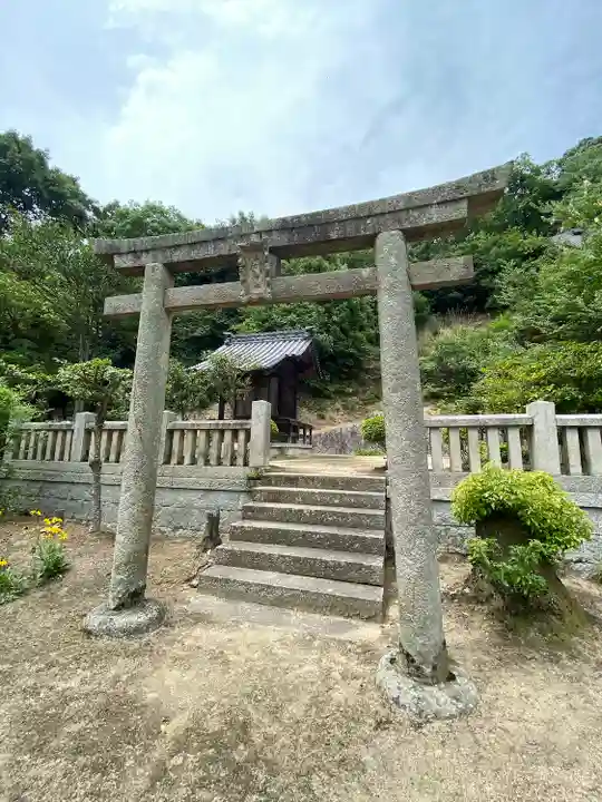 真止戸山神社の鳥居